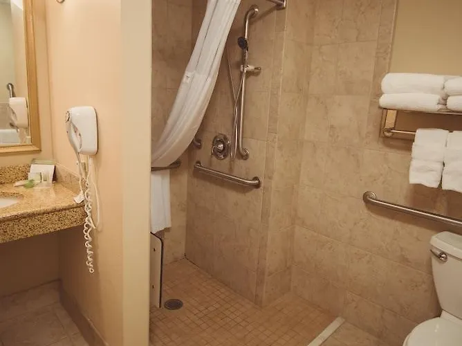 Americinn By Wyndham Near Of Wyoming 3*