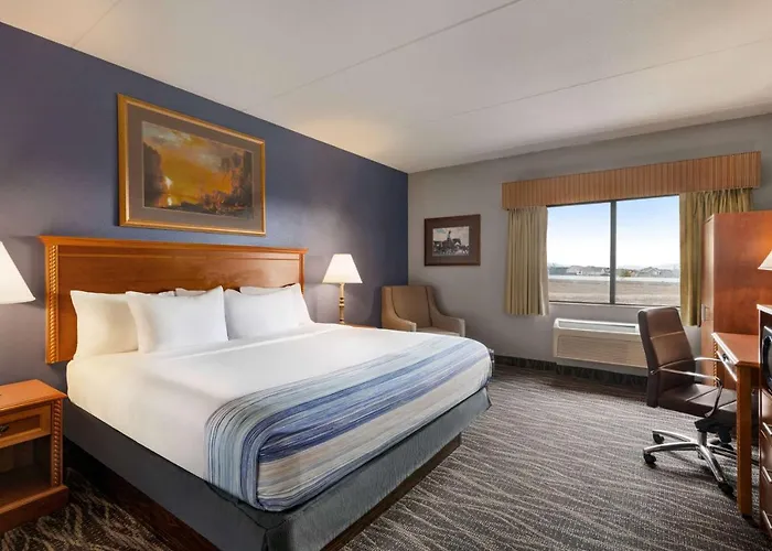 Americinn By Wyndham Near Of Wyoming Hotel Laramie