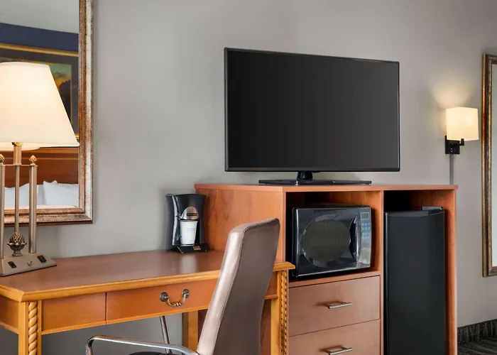 Americinn By Wyndham Near Of Wyoming Hotel 3*