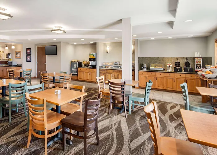 Americinn By Wyndham Near Of Wyoming Hotel Laramie