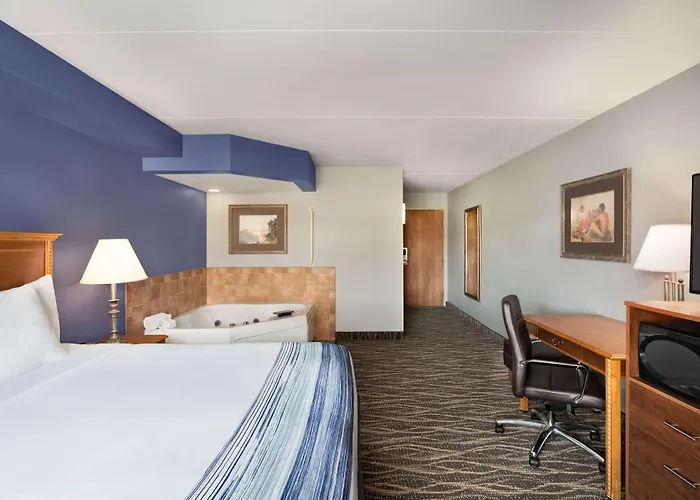 Americinn By Wyndham Near Of Wyoming Hotel
