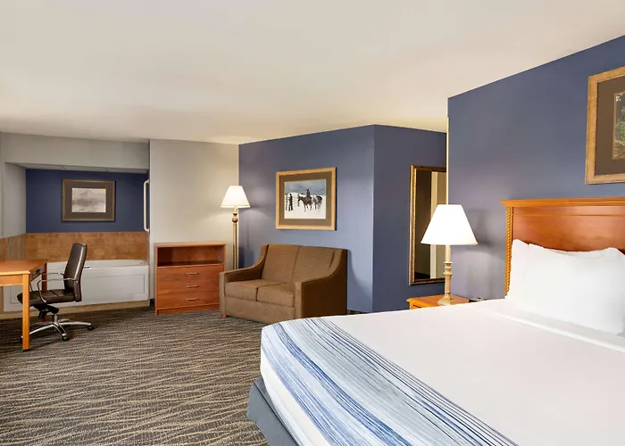 Hotel Americinn By Wyndham Near Of Wyoming Laramie